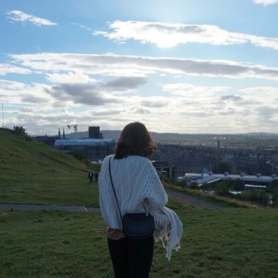 moonllitt's profile picture. moonlit way