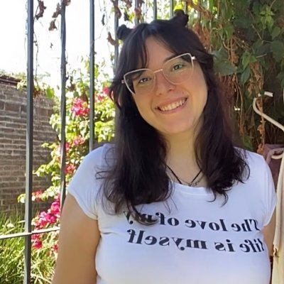 librosddragones's profile picture. Escribo fantasía y a veces ciencia ficción. Hablo de libros.
Maquetadora editorial.