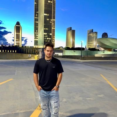 Twitch Streamer, YouTube Creator, TikTok Maker, and MetaZoo Investor! Click the link in bio for all my socials!