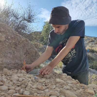 PhD Student at @UV_EG
Palaeolithic Archaeologist || Lithic technology || Early Upper Palaeolithic