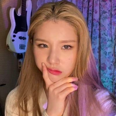 pre universitaria namoradinha da jinsoul ex loona #studytwt