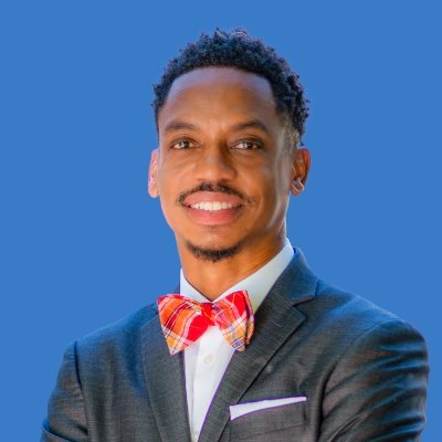 A customer-revenue enthusiast focused on #innovation, #leadership, and #dataanalytics. Let's grow together! • #speaker | #executive | #customersuccess