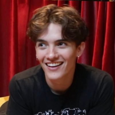 kylesurreax's profile picture. ➳ me, noah and josh looking up the stars