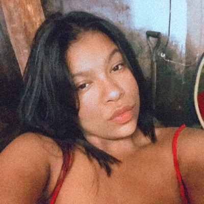 Lorena_Santos34's profile picture. 18y