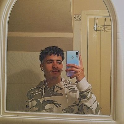 biggy31271752's profile picture. 