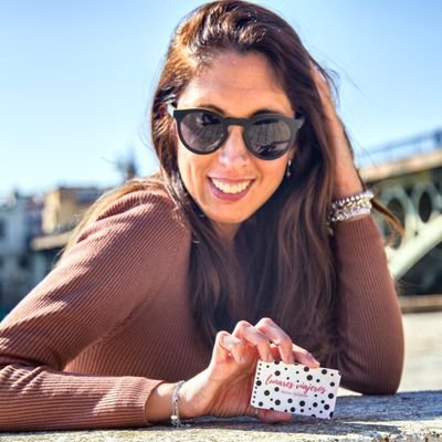 lunaresviajeros's profile picture. #Copywriter y #CreadorDeContenido para empresas turísticas 💻
#TuiBluetutiplén