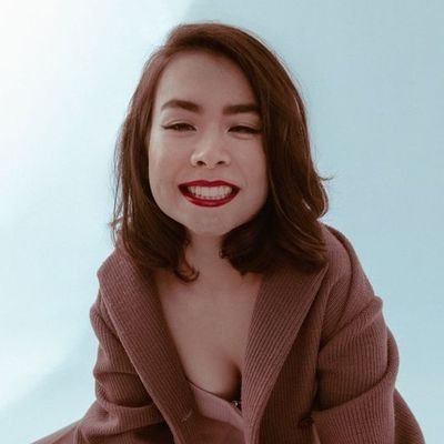 fan account for @mitskileaks 
                                         i post random Mitski content   
                     Stream TLIIASAW NOW💫🧡