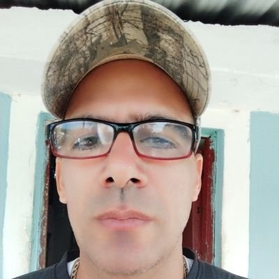 Soy Licenciado en Física y Electrónica, Máster en Ciencias, trabajo actualmente como Jefe de Departamento de Media Superior en el municipio de Tercer Frente.