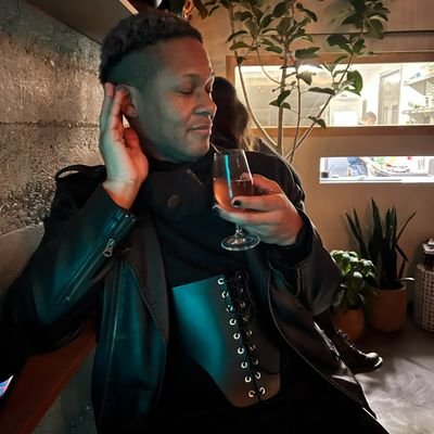 (They/Them) Queer, Pleasure sex educator, artist, performer, advocate, activist.
Bookings/Collabs: https://t.co/ExV5FBOH0W