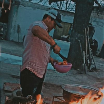 fidelcj27's profile picture. Tomarme una coquita de vidrio