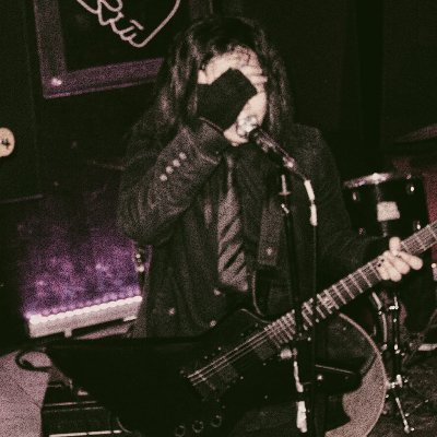 Vieny_Wenny's profile picture. Music to me is the air that i breathe, the blood that pumps through my veins that keeps me alive.