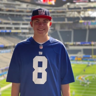 Just a college student who loves sports cards! PC New York Giants, Yankees, Knicks, and Rangers. Also PC Newcastle United. Hope you have a great day!