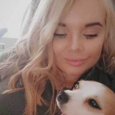 Retromombie1's profile picture. This is not a dress rehearsal 🌍
On the square ♥️
Dog lover 
Huge foodie