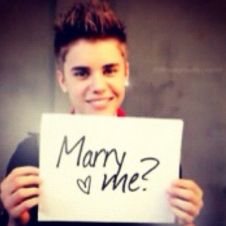 BeIebieberz's profile picture. WE CAN ALL ASSUME - WHEN IT'S THUNDERING & LIGHTNING.. JELENA IS GETTIN' IT ON. Justin told me he loved me, smd bitties.