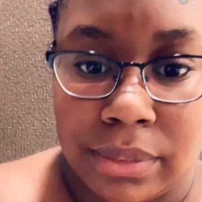 hugetits221's profile picture. Name is Tiara. 22F. single mom. Enjoy my tits. yes they are huge and natural