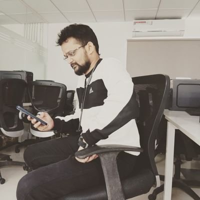 v_velishoju's profile picture. All people smile in the same language