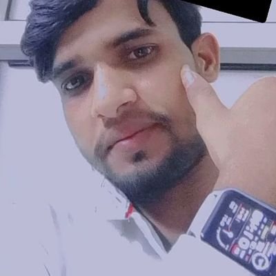 अपनी इन नसेली आखों को जरा झुका दीजिए मोहतरमा
हमारे मजहब मे नसे को हराम फरमाया है
#100%follow back (Work is worship)