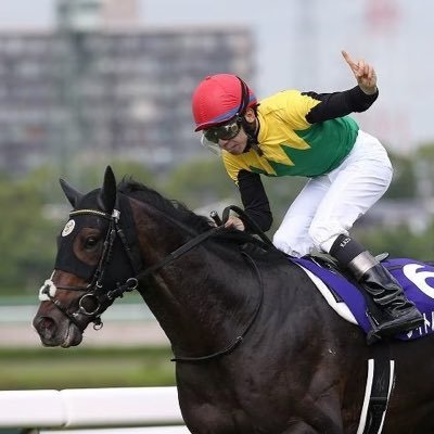 競馬、アニメ、声優、スポーツが好きです。ウマ娘から競馬にどハマりしてタイトルホルダーに脳を焼かれた男。 無言フォロー、大量いいね失礼致します。