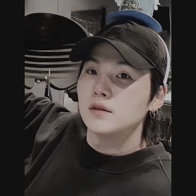 Minyoongi701's profile picture. 