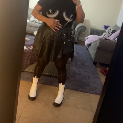 LPurp_P's profile picture. 📍change✈️