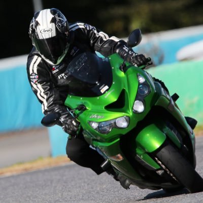 バイク【ZX-14R】と車とキャンプが好きな高身長188㎝🏍、車🚗【ポルシェ718ボクスターGTS4.0MT・VWゴルフRヴァリアント・キャンピングカーserengeti 】昨年からYouTubeに旅動画UP⏯基本ソロキャンプ⛺️焚火🔥ギター🎸ゴルフ🏌️‍♂️カメラ📷酒呑みが高じてBAR始めます笑