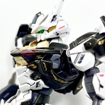 新社会人、ガンプラの制作頻度はムラがある、仕方ないヨネ。