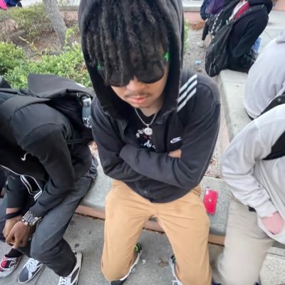 fakevibes2's profile picture. 