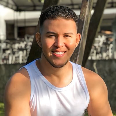 Olá, sou apenas um canceriano hiperativo vivendo um pouco e espalhando sorrisos. Esse sou eu! 🤷🏻♂️