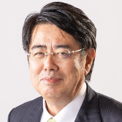 1995年より5期20年世田谷区議を務めました。小田急連立事業訴訟で2005年裁判権拡大の最高裁判決。鉄道騒音の新規制獲得。16年下北沢開発見直し訴訟で勝利的和解。22年12月に長野県駒ヶ根市に帰郷。2023年4月、統一教会政治ゆ着を糺し、政治を市民に取り戻すため、駒ケ根市区より県議選に出馬するも45％の得票で惜敗。