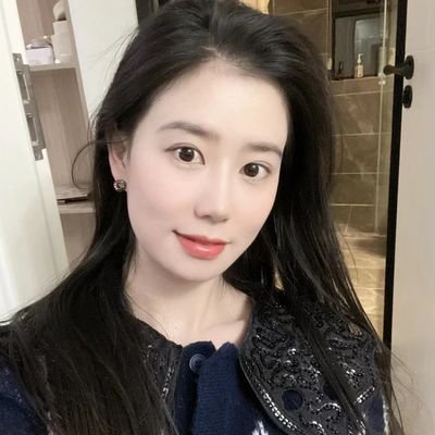 ChangGeralyn's profile picture. Love warms more than a thousand fires