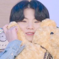 val (@hoonienoot) 's Twitter Profile