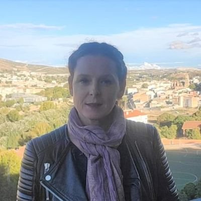 Profesora Inglés en Loja (Granada), lectora empedernida y viajera (cuando se puede).