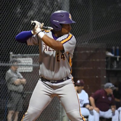 Donovan Holmes JVHS 🏈⚾️💜💛 ,LB, C/1B/RF/LF/3B/2B, 5’10”, 200 lbs, Throws R/ Bats R, email: seedball0501@gmail.com ,IG:dholmes5141