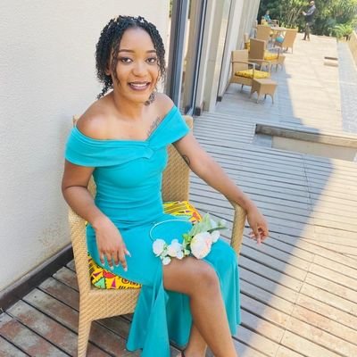 SibongileNgosa's profile picture. Loved by few, hated by many but respected by all. Queen Razz🌹