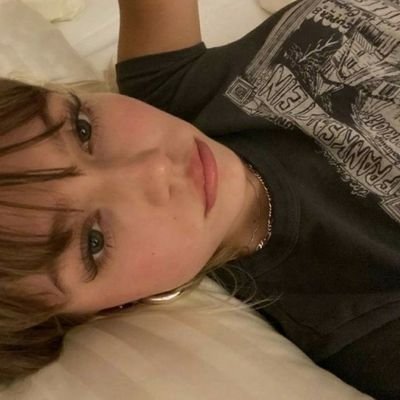 dorawlydeep's profile picture. to live for the hope of it all