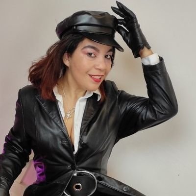 Slave of @reinaleather 
Promoting Her wisdom
https://t.co/PzhPnnmQc5