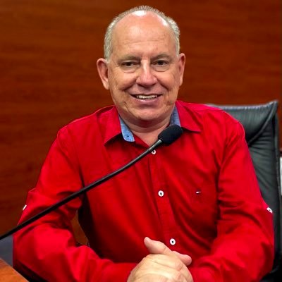 maleaplaza's profile picture. Profesional en Política y Economía