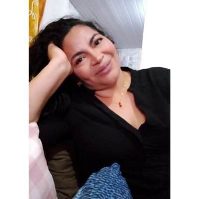 pieregosr's profile picture. Deus é a minha fortaleza! Que eu seja leve é que o amor seja morada.