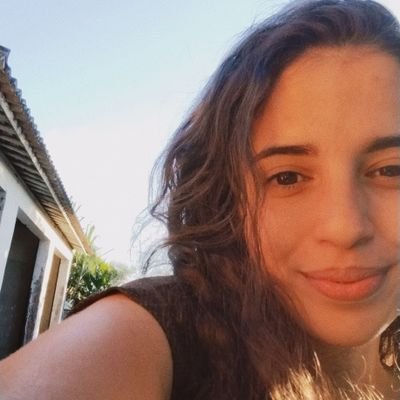 BeeaOliiveira__'s profile picture. demasiadamente romântica e sentimental

📚✨🦋🌎🎶
