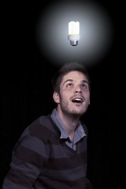 Licenciado en Comunicación Audiovisual, amante del cine, los cómics y chiste-autor amateur.