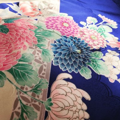 作れるものはなんでも作ります♡ 着物でお出かけしてます。毎日100円でハンドメイド中♡物々交換と自給自足で生きていくのが夢。着物普段着目指して修行中♡ #ハンドメイド #お菓子作り ♡ #猫 情景 #kimono #japantravel #和洋折衷 #handmade #photo