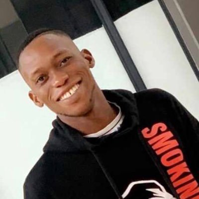 Footballer ⚽️Plug to Positive Vibe 🔥⛽Just like beautiful/happy people;don’t like hiding my feelings so i pour it all out here 🤒sarcasm🤩Be Yourself 🧏🏼♂️