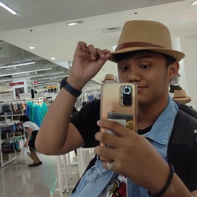 snst_chaser's profile picture. sway like a flower, dance like a feather