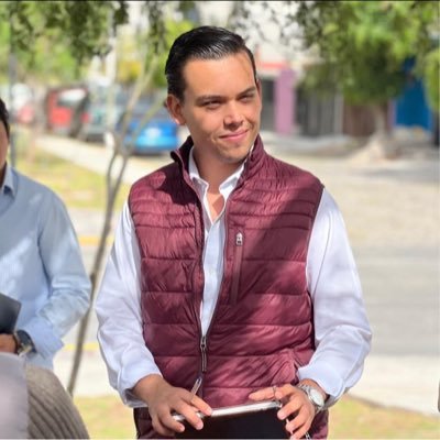 Regidor joven  de #MORENA en #Querétaro / Estudiante de derecho en la UAQ / comprometido con las causas sociales y la dignidad