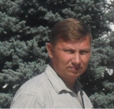 My name is Alexander. I live in Russia. I want to find friends from different countries.