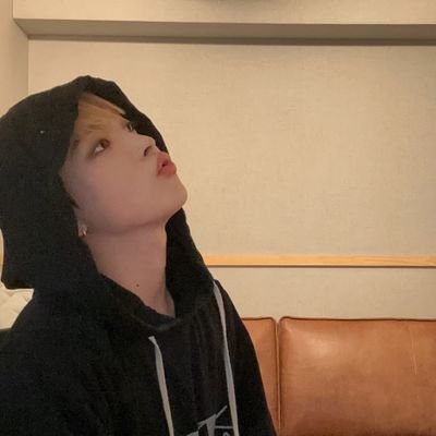 a_tiny_captain's profile picture. ATEEZ PRESENT!! 
Finding out the witness 👁️👁️
