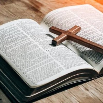 世人哪,耶和华已指示你何为善,他向你所要的是什么呢?只要你行公义,好怜悯,存谦卑的心,与你的 神同行。 To act justly and to love mercy and to walk humbly(Or prudently) with your God.