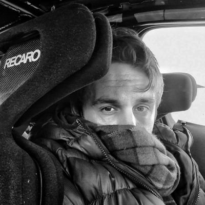 B. Sc. ODTU ME
M. Sc. Uni Stuttgart FMT
Porsche terbiyecisi, full-time tüccar
Founder @WyzFiAI