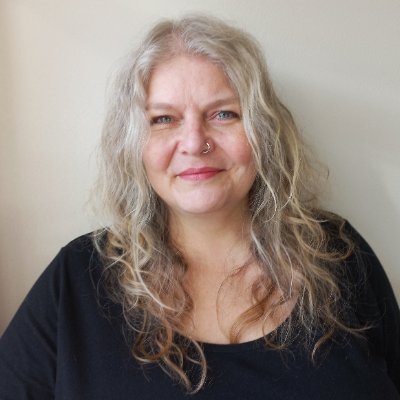 PatriesvdVelden's profile picture. Moeder, zangeres, startersvoorlichter Belastingdienst, plakker, lijmer, creatieve mind, maf, anders, levensgenieter, optimist, nagelschilderes