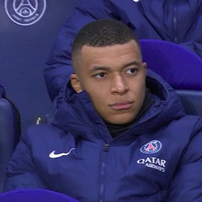 Mbappé aqui é religião. perfil de humor.